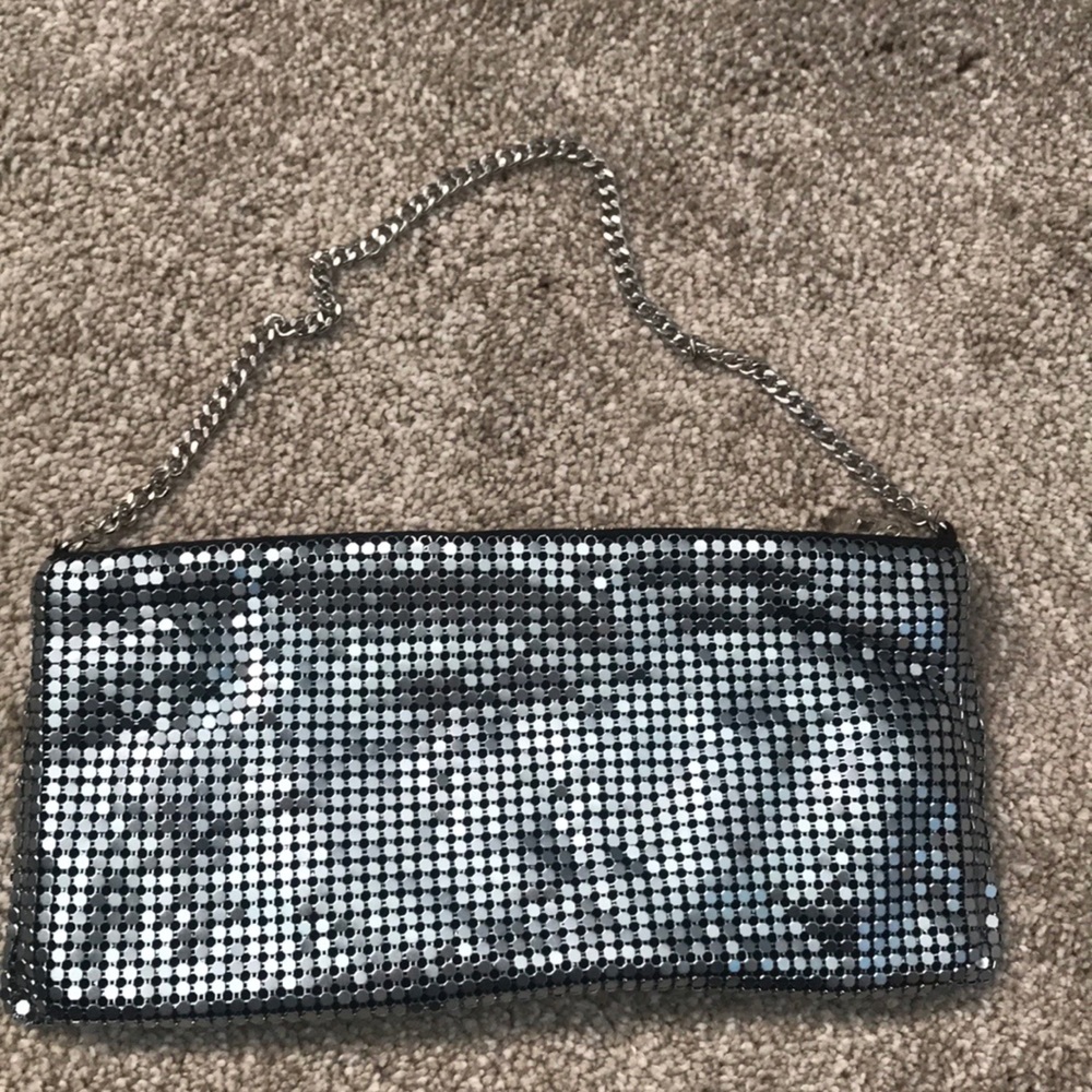 Style and Co chain mail clutch with chain handle